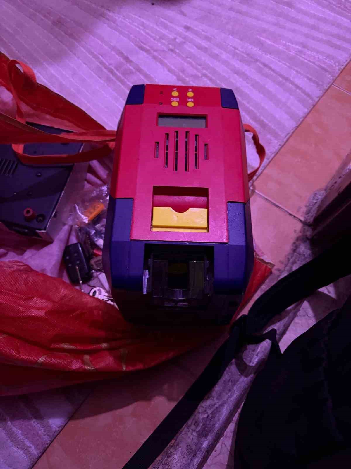 İstanbul&rsquo;da kargo dolandırıcılığı şebekesine operasyon: 3&rsquo;&uuml; kadın 10 ş&uuml;pheli ş&uuml;pheli adliyeye sevk edildi
