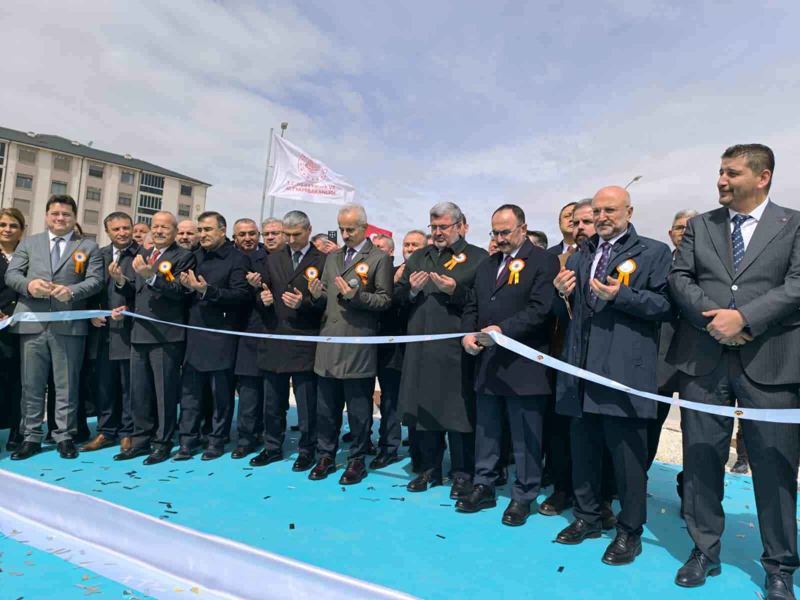 Afyonkarahisar&rsquo;dan G&uuml;ney Ege ve G&ouml;ller Y&ouml;resi&rsquo;ne ulaşım koridoru
