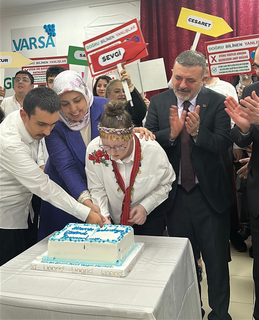 Sincan&rsquo;da D&uuml;nya Otizm Farkındalık G&uuml;n&uuml;&rsquo;ne &ouml;zel etkinlik
