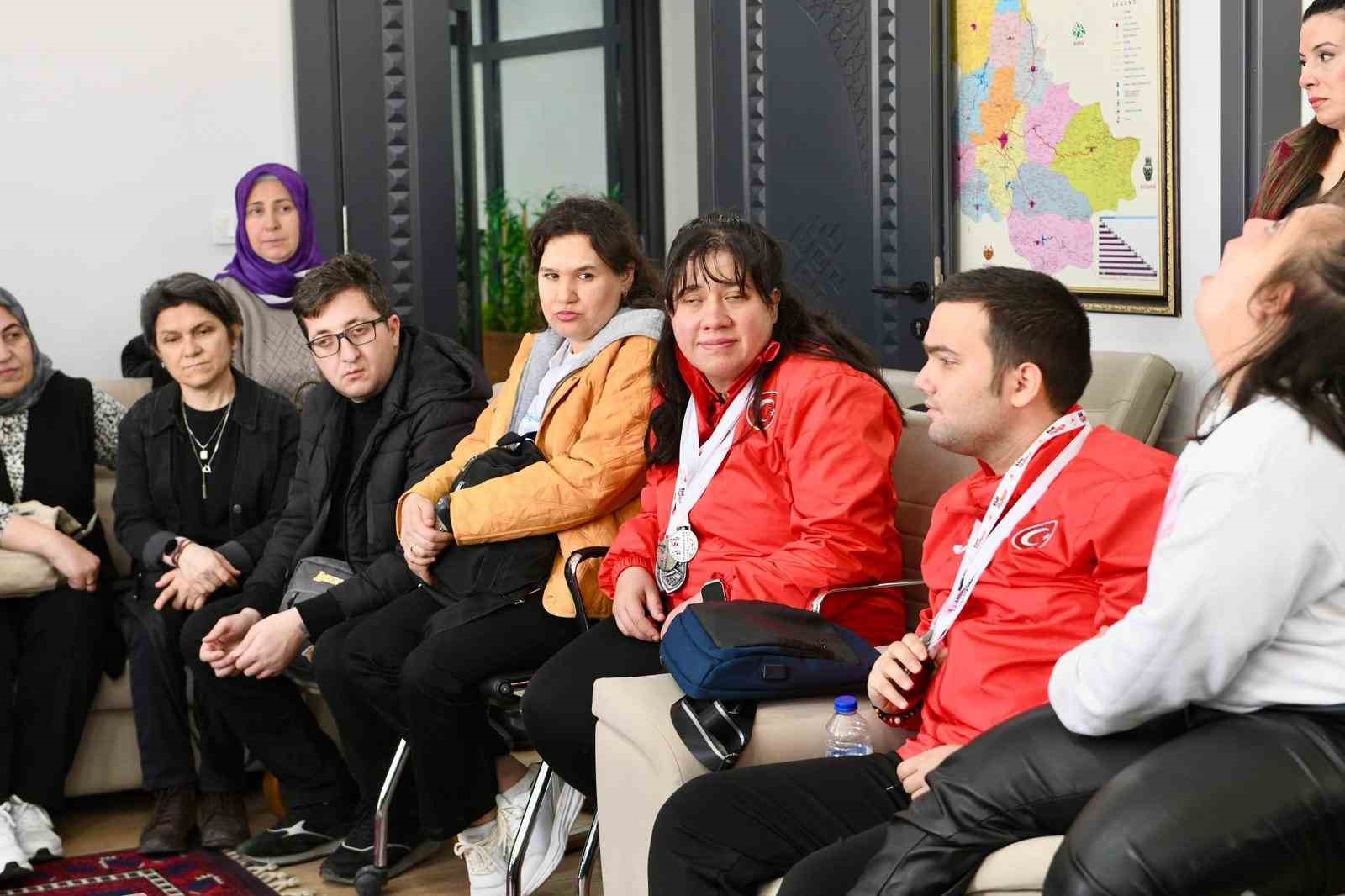 &Ouml;zel Bireyler Başkan Şehirli ile buluştu
