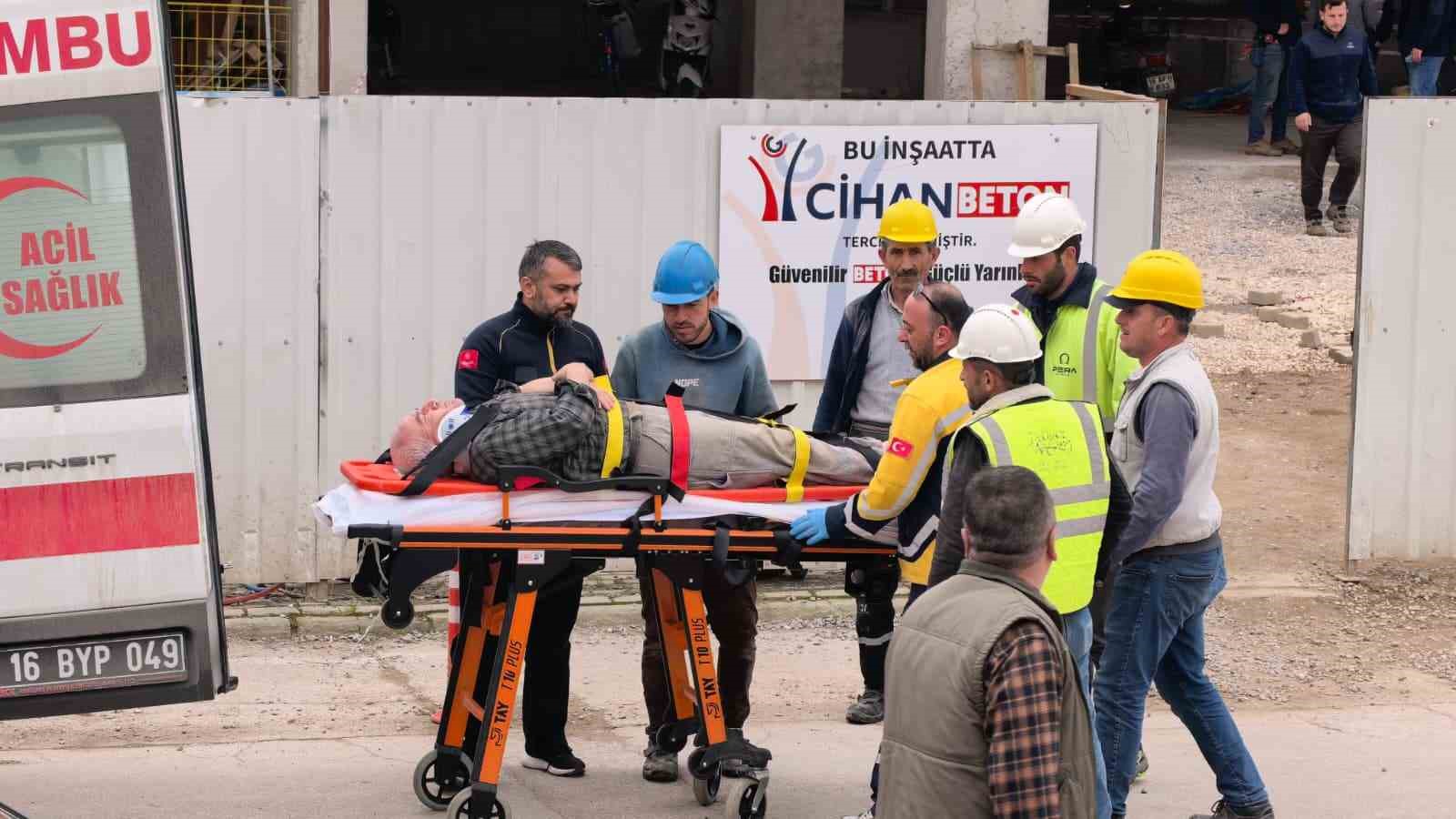 Bursa&rsquo;da inşaatın 2. katından d&uuml;şen iş&ccedil;i yaralandı
