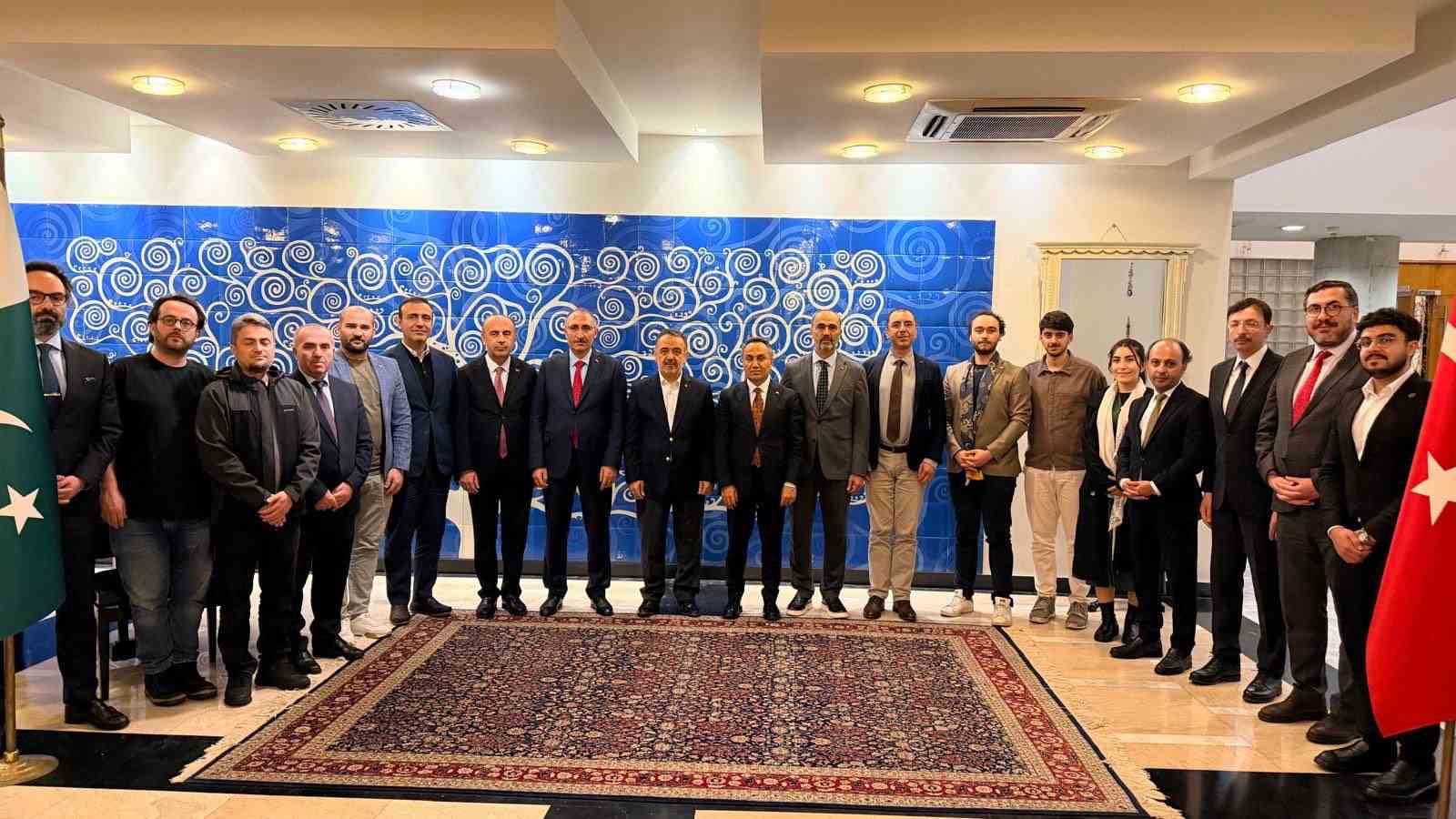 Fırat &Uuml;niversitesi Pakistan&rsquo;da tanıtıldı
