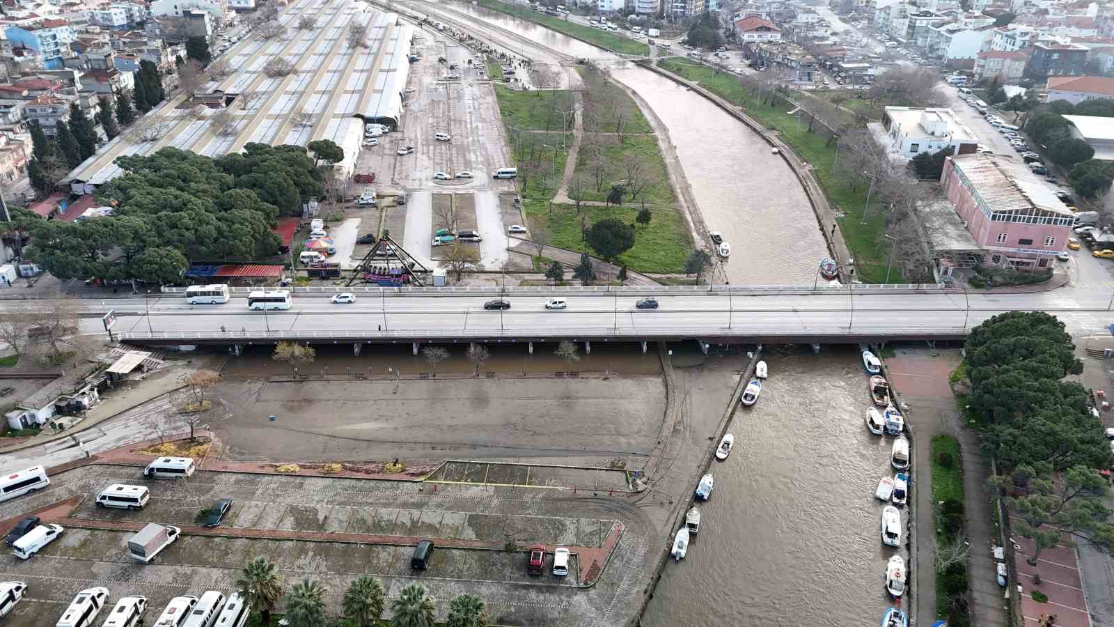 Sarıçay için Valilikten uyarı: Çevresinden ve dere yataklarından uzak durun