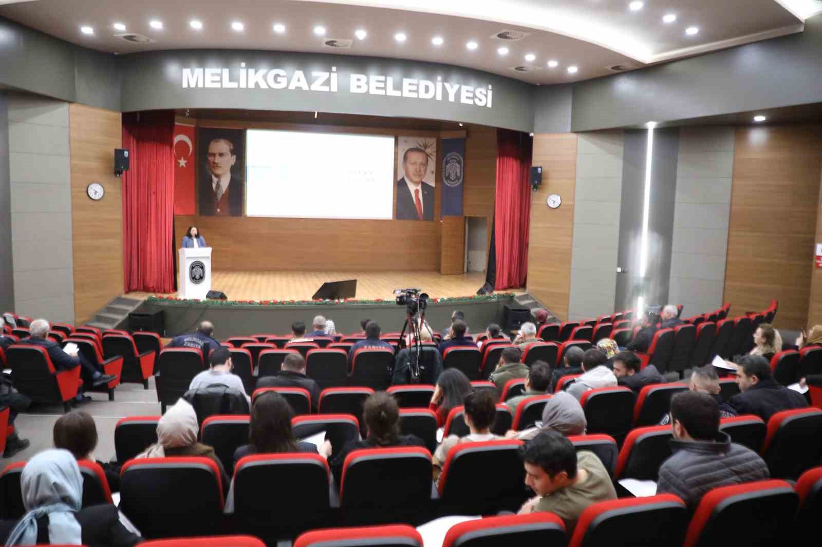 Melikgazi Belediyesi personeline &lsquo;Kurumsal Aidiyet Eğitimi&rsquo;
