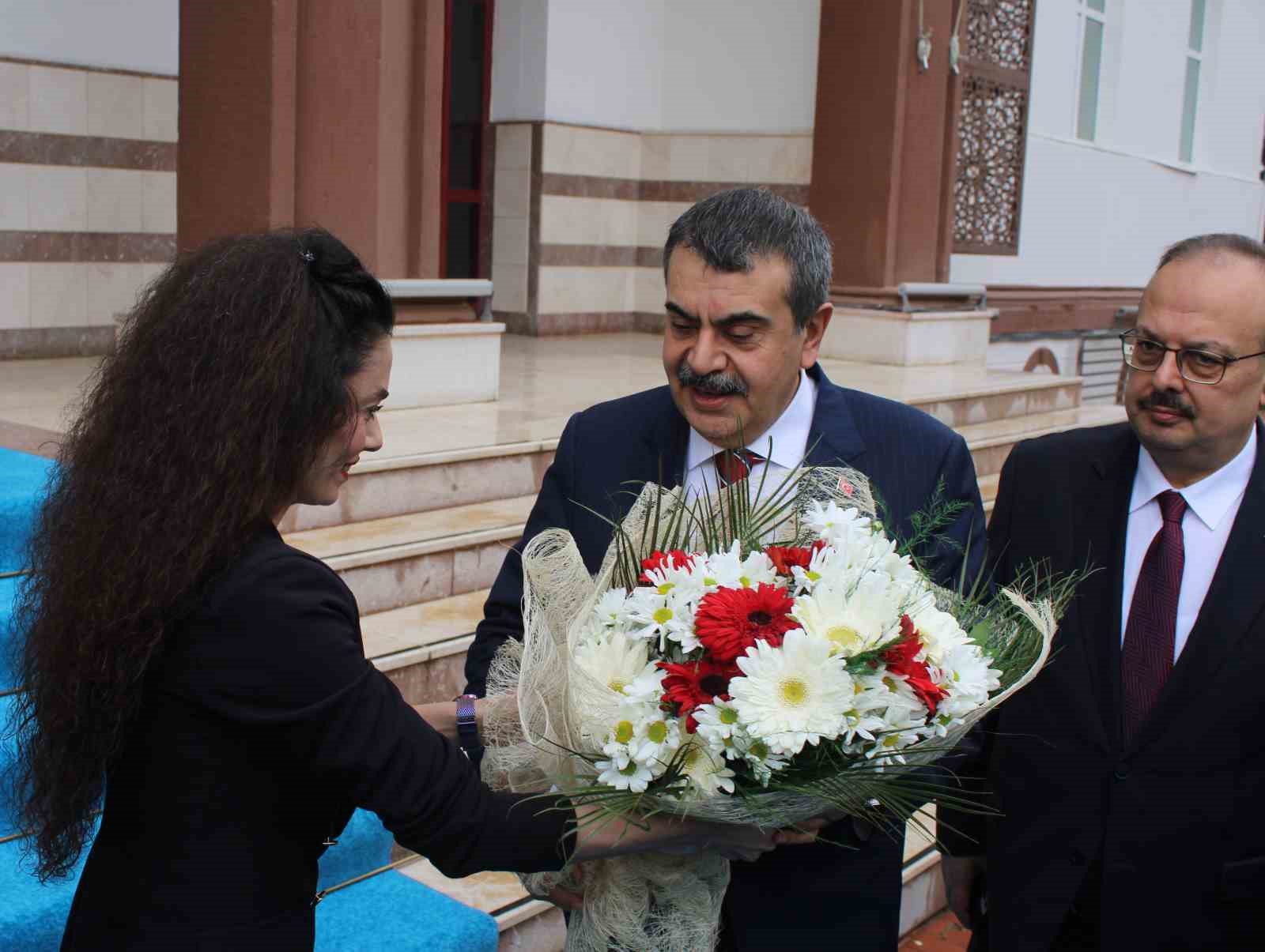 Milli Eğitim Bakanı Tekin: "LGS 13 Haziran Cumartesi g&uuml;n&uuml; yapılacak"
