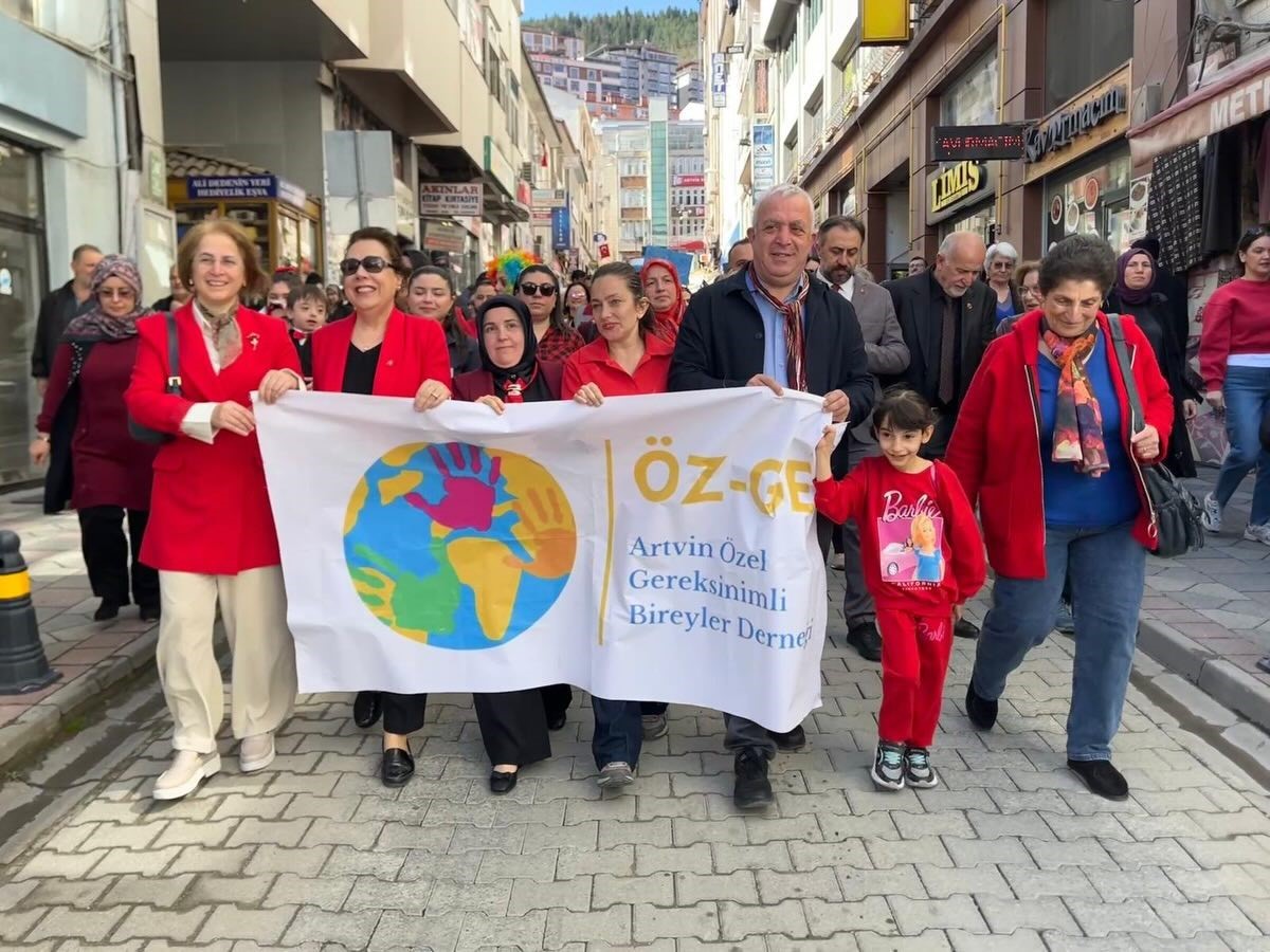 Artvin&rsquo;de Otizm Farkındalık Y&uuml;r&uuml;y&uuml;ş&uuml; d&uuml;zenlendi
