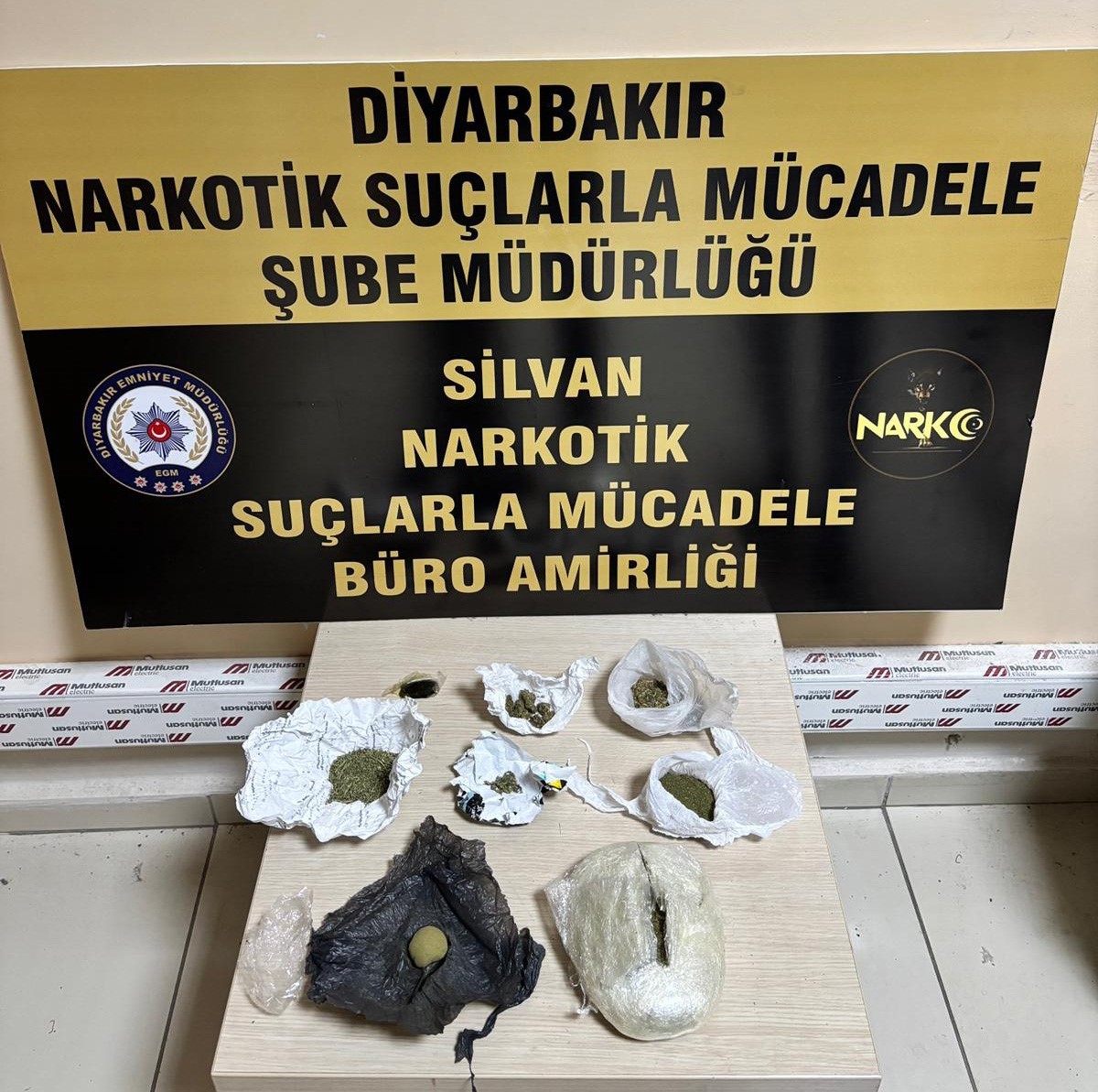 Diyarbakır’da uyuşturucu tacirlerine darbe