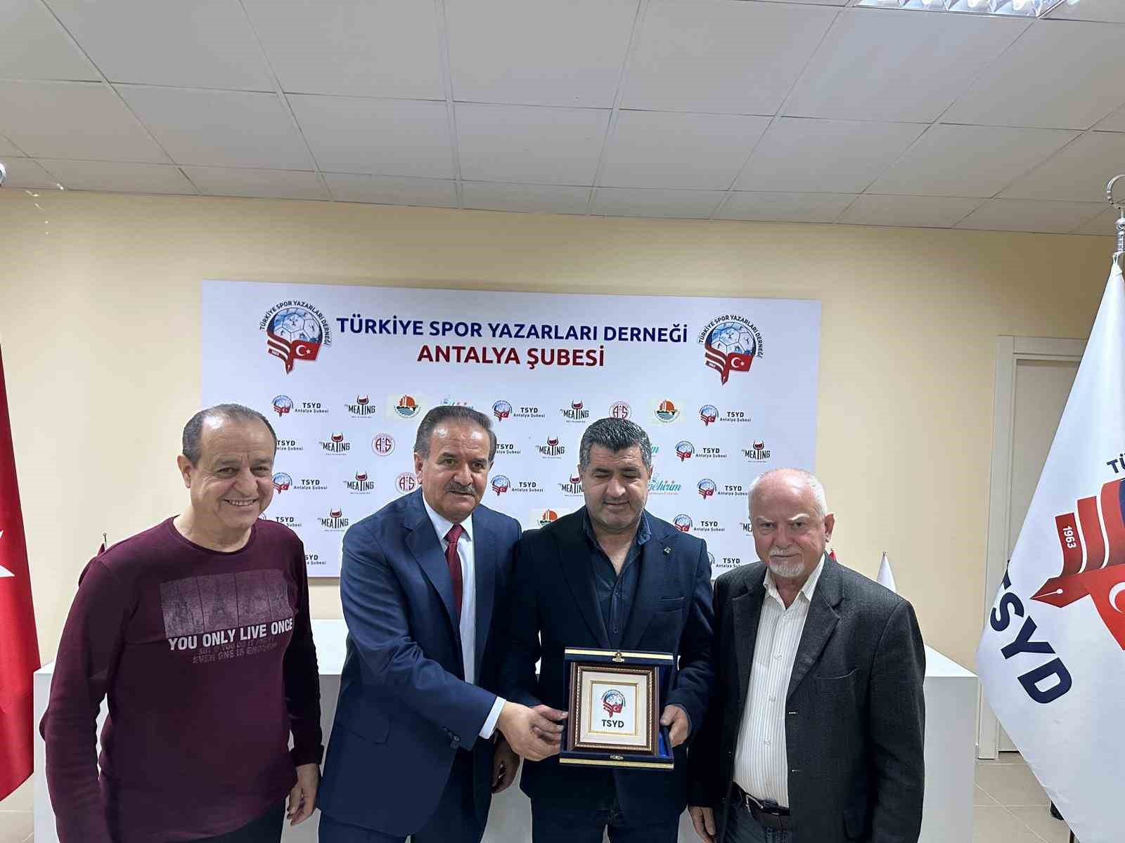 TSYD Antalya&rsquo;da Kemal &Ccedil;ağlayan &uuml;yelerle buluştu
