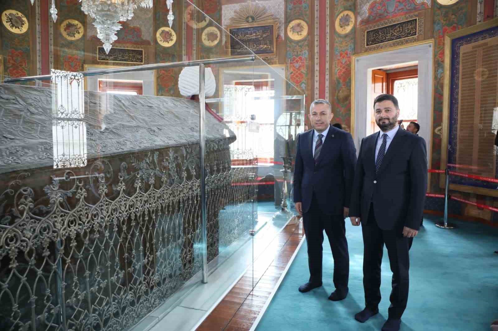 Trabzon Valisi Tahir Şahin&rsquo;den Kağıthane&rsquo;ye ziyaret
