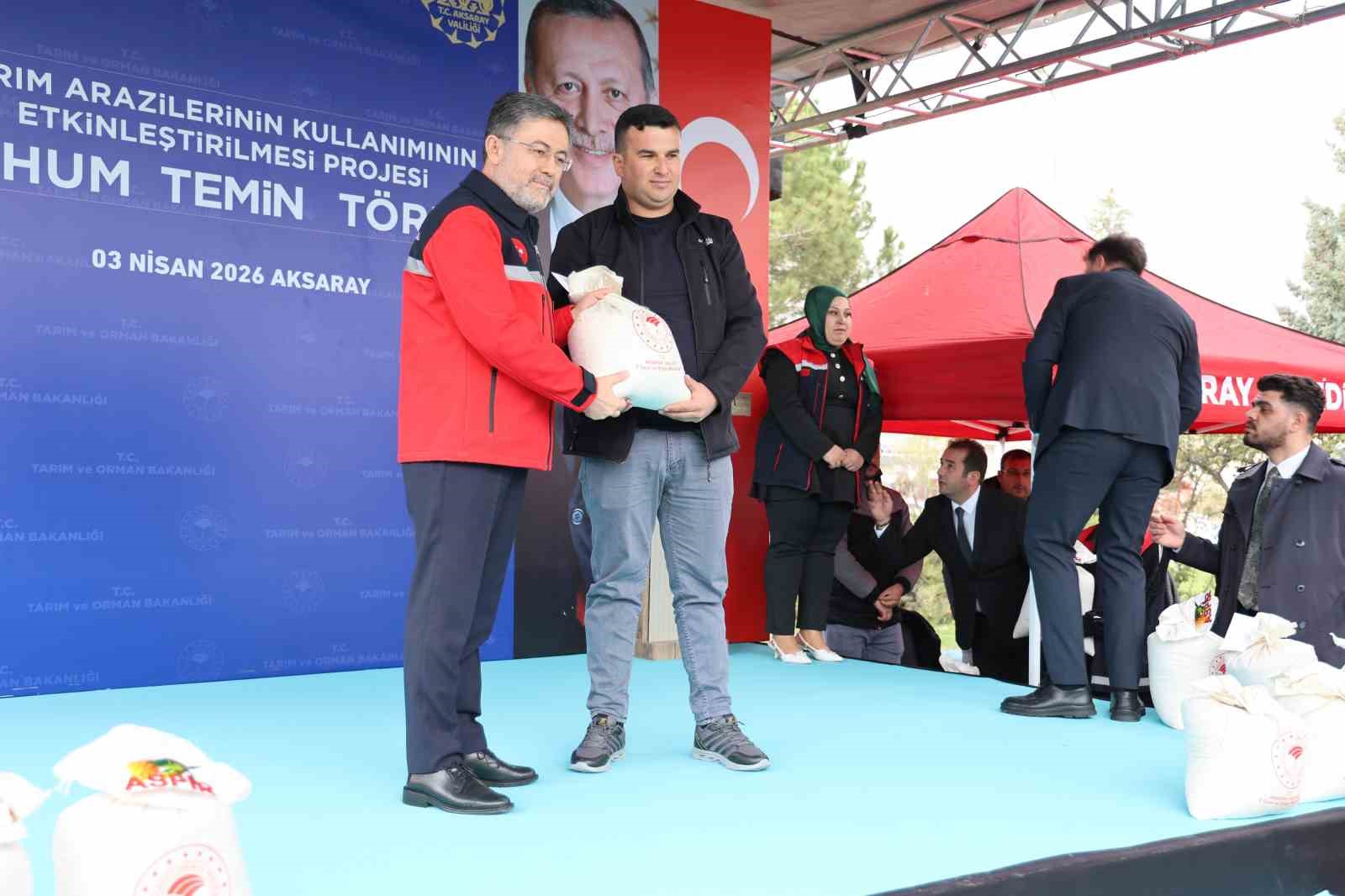 Tarım ve Orman Bakanı Yumaklı: "117 &uuml;lkeye memleketin tohumlar ihra&ccedil; edildi, İsrail&rsquo;den tohum ithalatı s&ouml;z konusu değildir"
