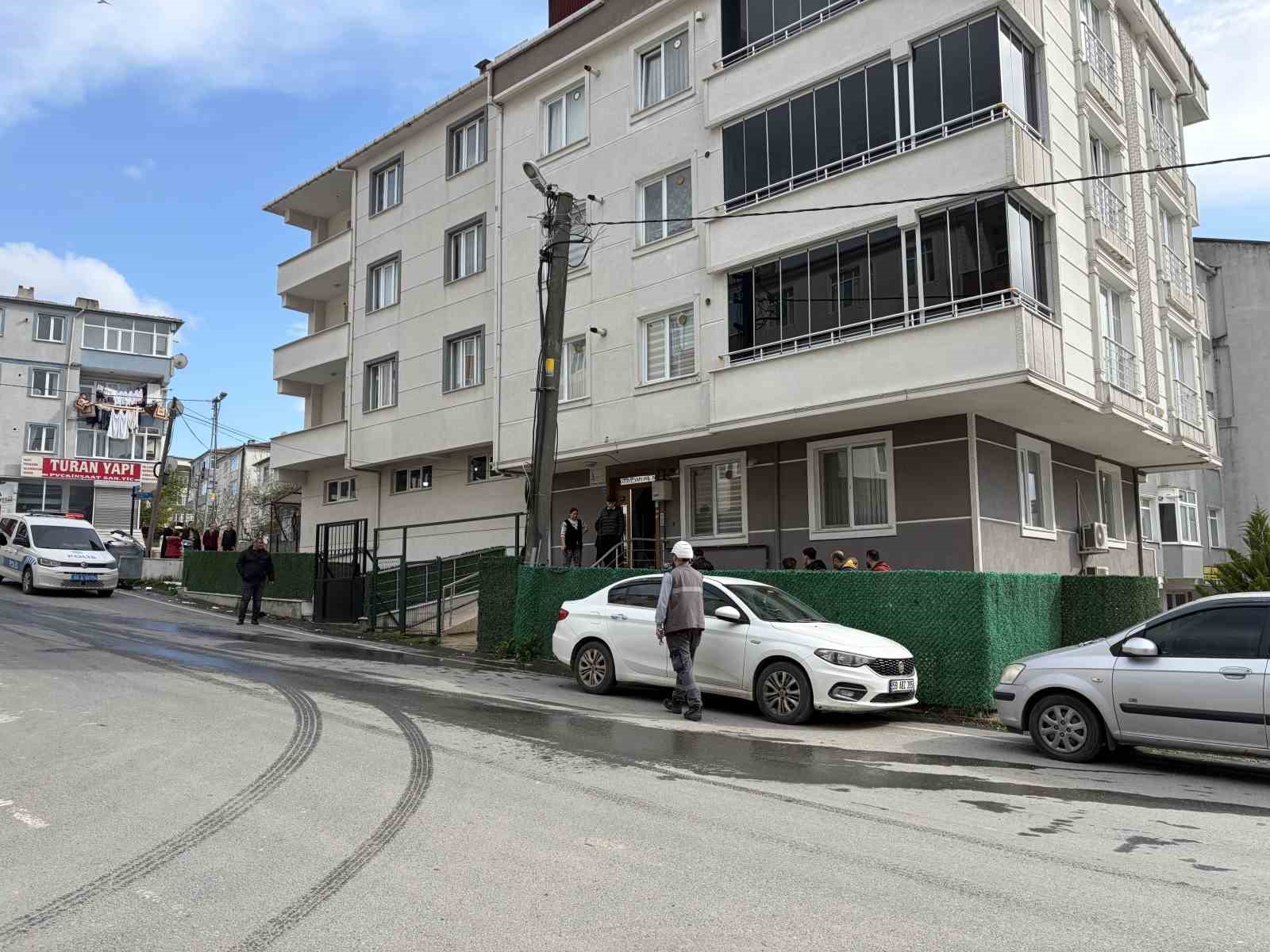 Ocakta unutlan yemek yangına sebep oldu
