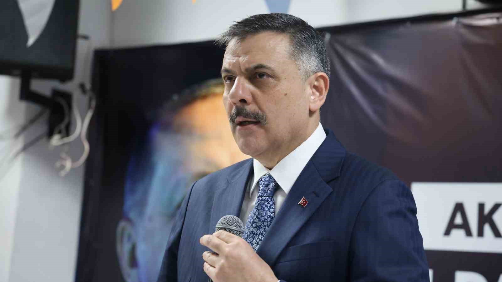 İ&ccedil;işleri Bakanı &Ccedil;ift&ccedil;i: "Herkes endişe i&ccedil;erisindeyken bizim &ouml;yle bir tasamız yok, başımızda bir d&uuml;nya lideri var"
