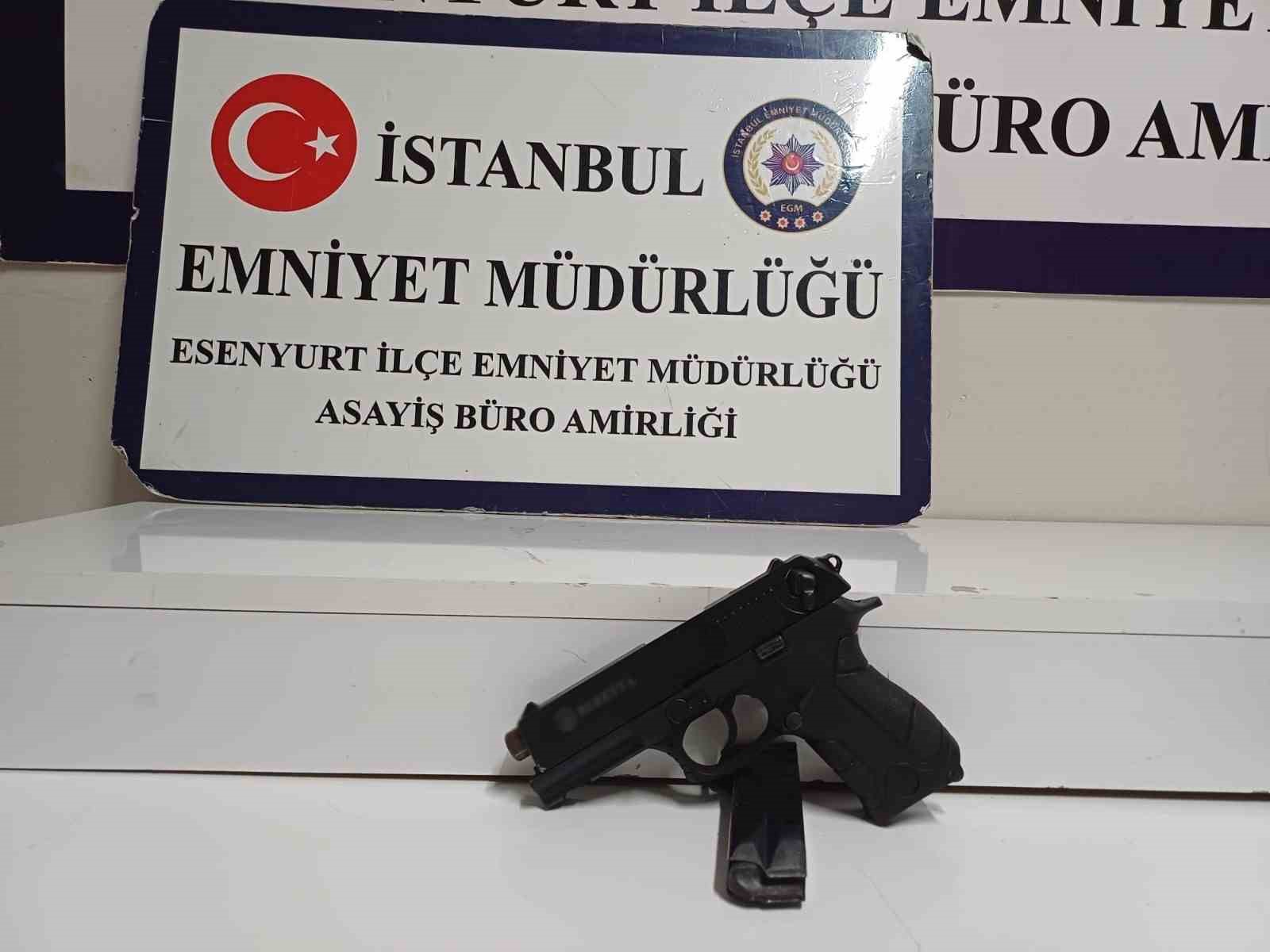 Esenyurt’ta iş yerine silahlı saldırı kamerada