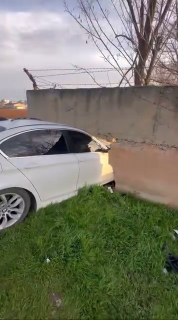 Batman’da otomobil ihata duvarına çarptı: 1 yaralı