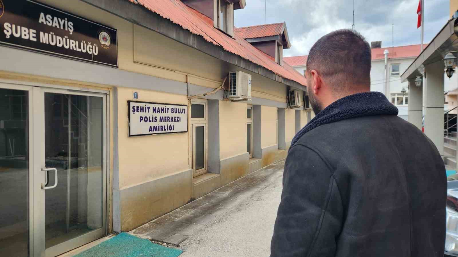 Tunceli&rsquo;de polis dakikalarla yarıştı, vatandaşın y&uuml;z binlerce lirası kurtarıldı
