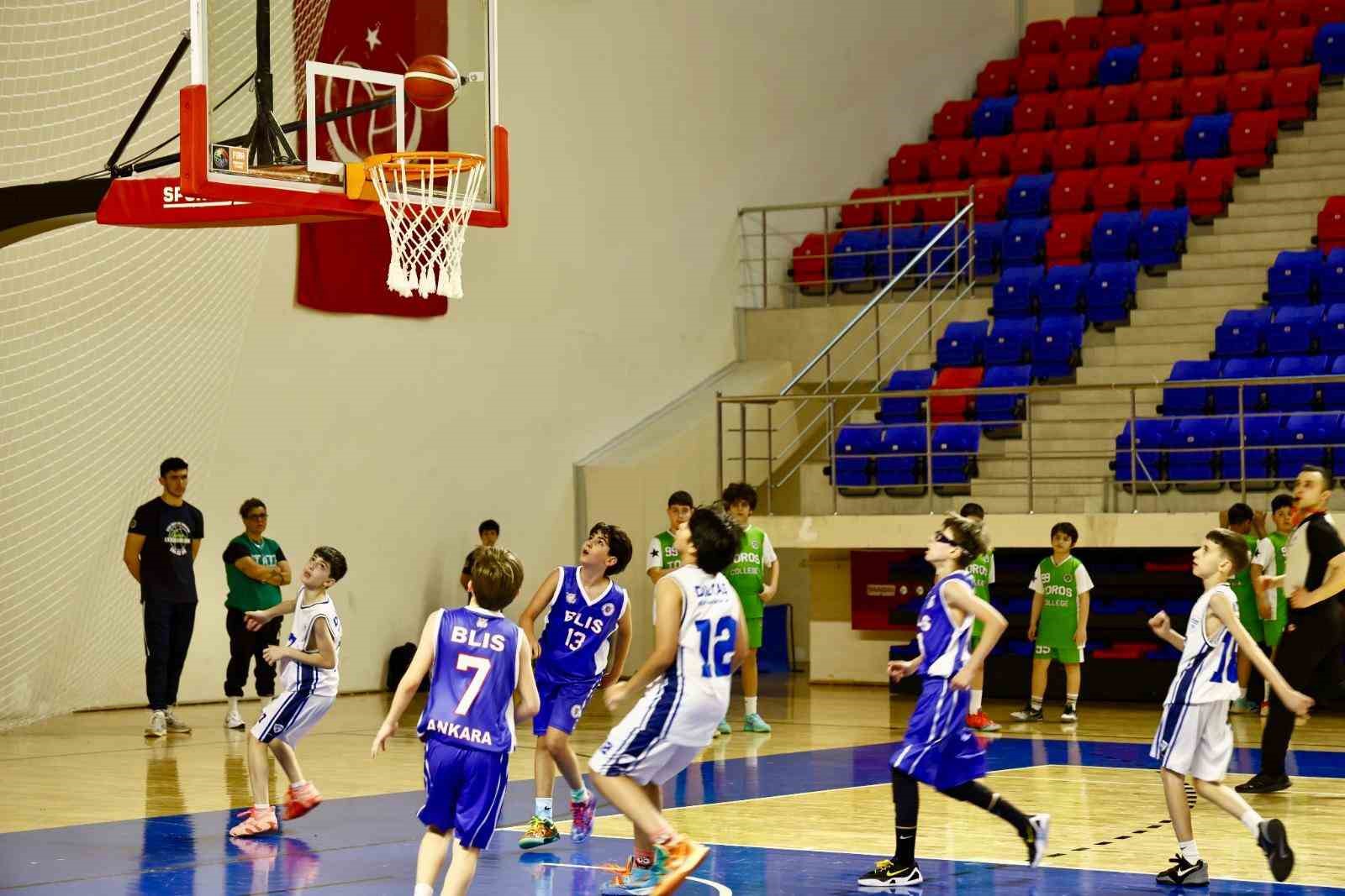 K&uuml;&ccedil;&uuml;kler Basketbol Grup M&uuml;sabakaları heyecan sona erdi
