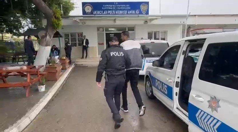 Adana&rsquo;da aranan 4 h&uuml;k&uuml;ml&uuml; yakalandı
