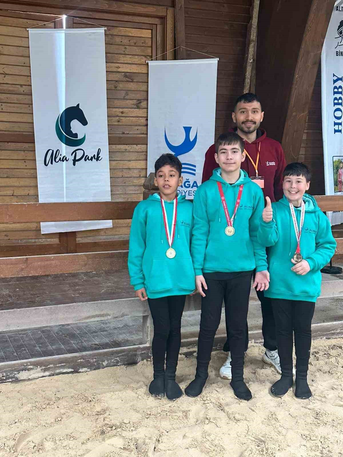 Aliağa&rsquo;nın &ouml;zel sporcularından &ccedil;ifte şampiyonluk
