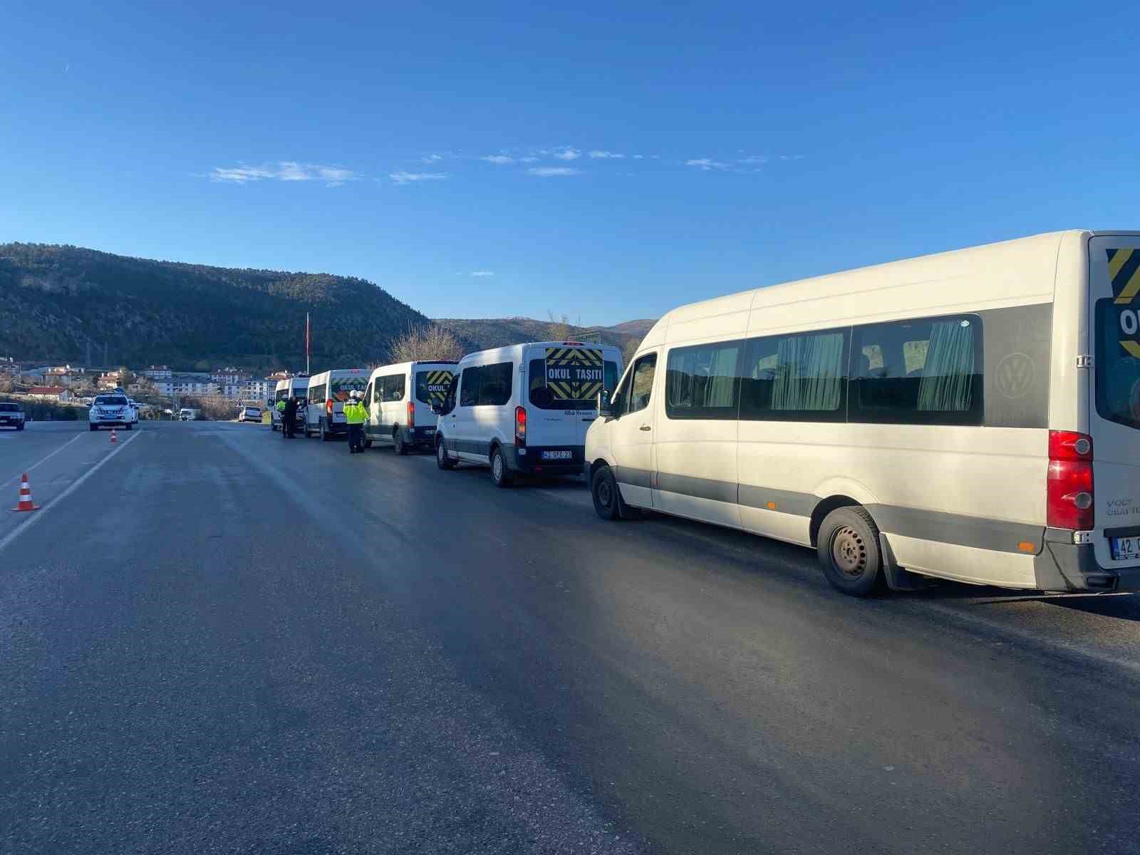 Bozkır&rsquo;da okul servislerine denetim
