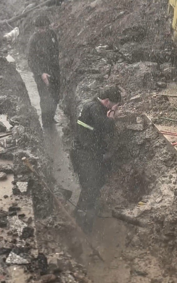 Gelibolu Belediyesinin &ccedil;alışmasında g&uuml;venlik &ouml;nlemi alınmadı, iş&ccedil;inin hayatı hi&ccedil;e sayıldı
