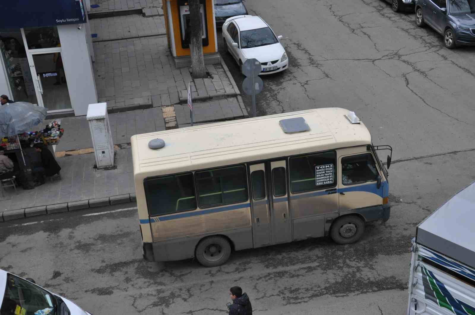 Kars&rsquo;ta dolmuş &uuml;cretlerine tepki
