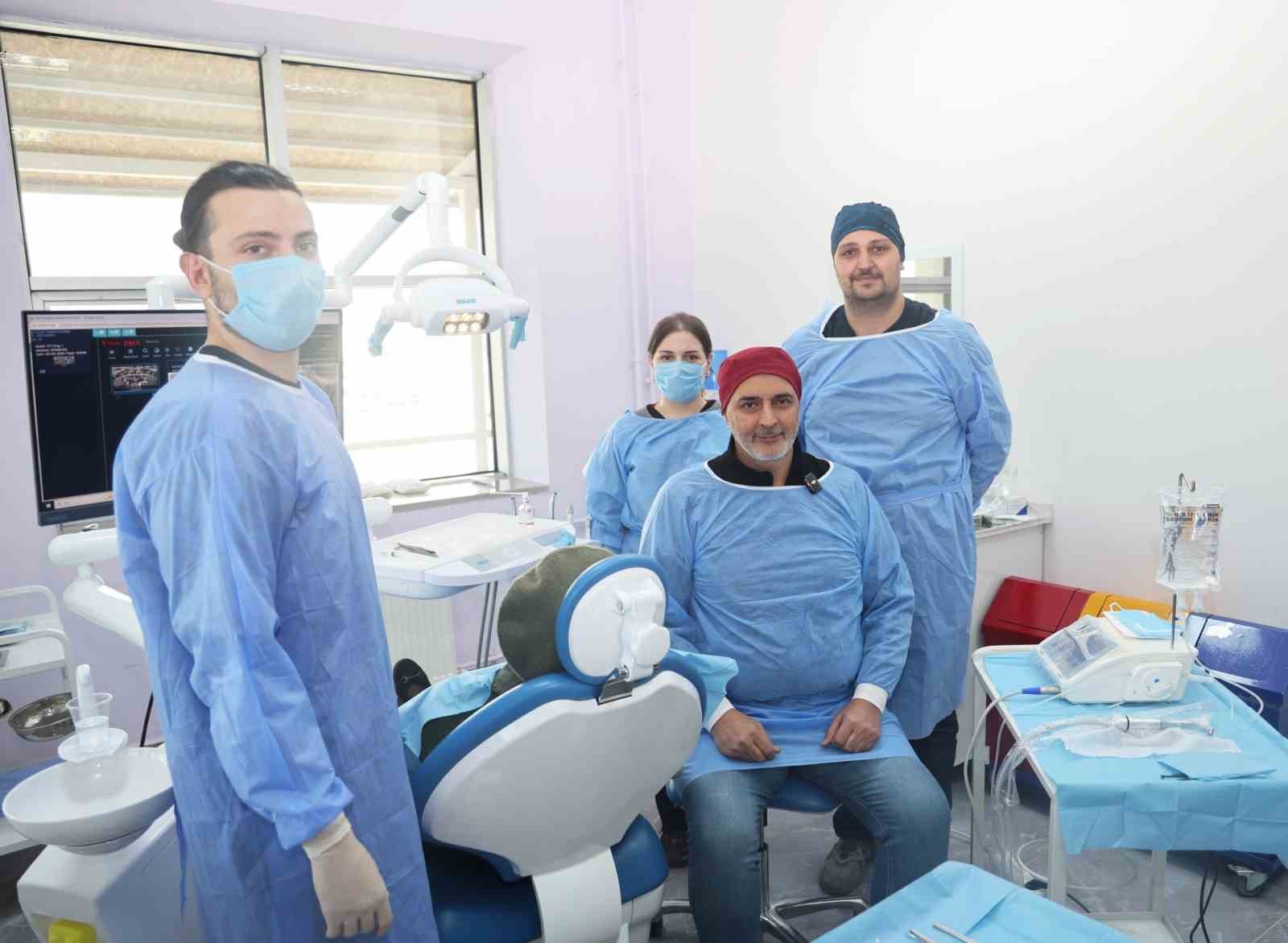Iğdır Üniversitesi’nde bir ilk: Ağız ve Diş Sağlığı Hastanesi’nde implant tedavisi başladı