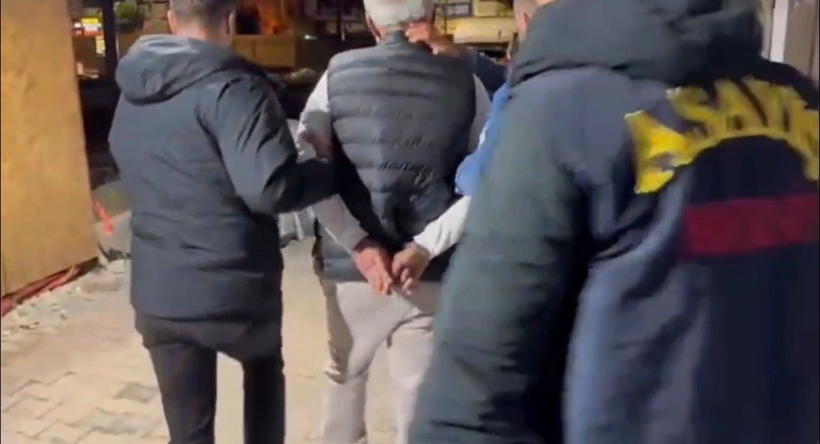 Mersin&rsquo;de aranan y&uuml;zlerce h&uuml;k&uuml;ml&uuml; yakalandı
