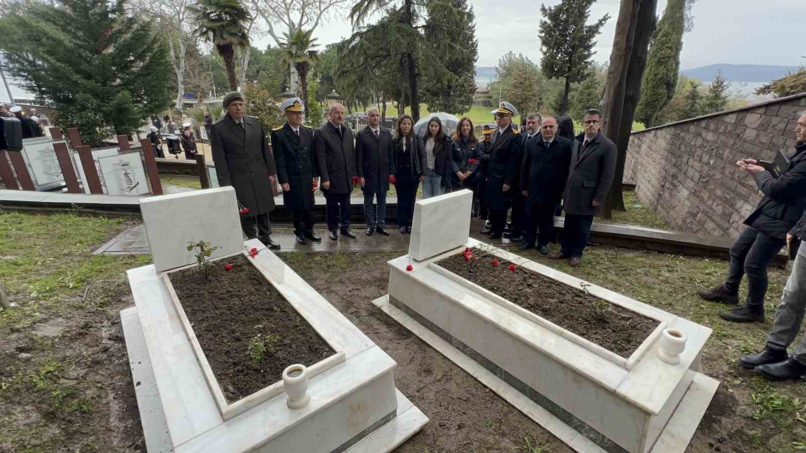 &rsquo;TCG Dumlupınar&rsquo; denizaltısında şehit olan 81 denizci i&ccedil;in anma t&ouml;reni d&uuml;zenlendi
