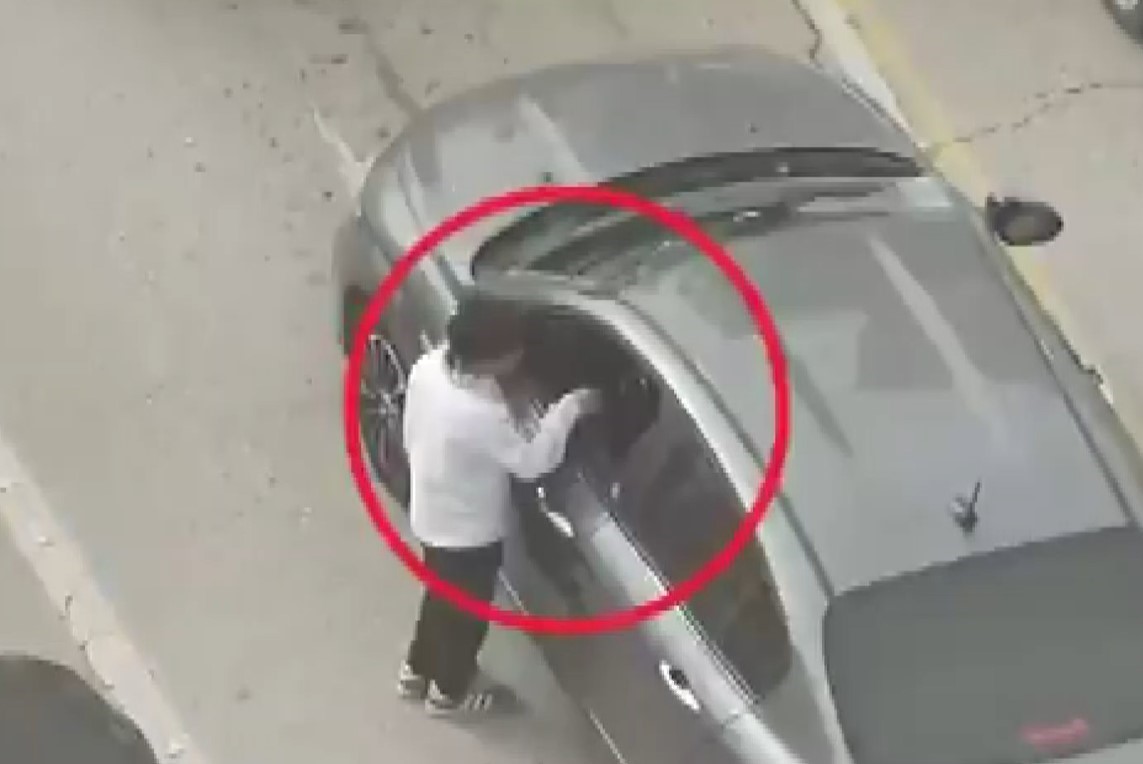 Gaziantep&rsquo;te yollarda dilencilik ve satıcılık yapan şahıslara operasyon: 13 g&ouml;zaltı
