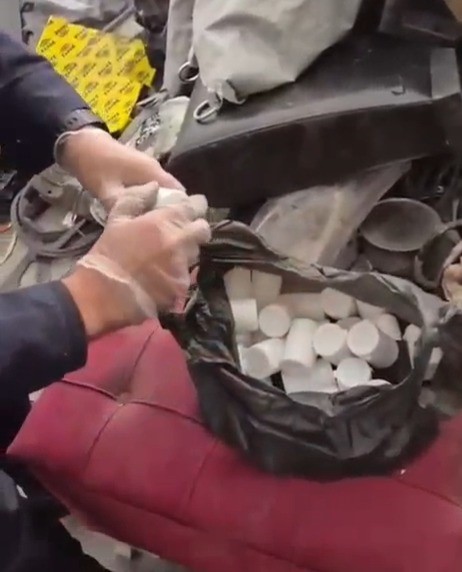 Evinde 2 bin 200 ade&ccedil; sentetik hap ele ge&ccedil;irilen şahıs tutuklandı
