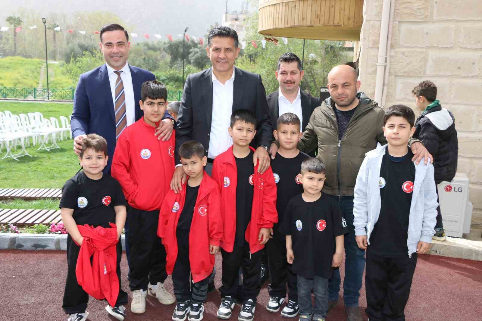 Olimpiyat Şampiyonu milli g&uuml;reş&ccedil;i İsmet Atlı vefatının 12&rsquo;nci yılında anıldı
