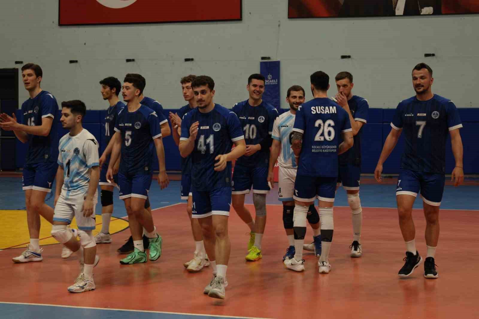 TVF Erkekler Voleybol 1. Ligi Yarı Finali: Kocaeli B&uuml;y&uuml;kşehir Belediye Kağıtspor: 4 - Arkasspor: 1
