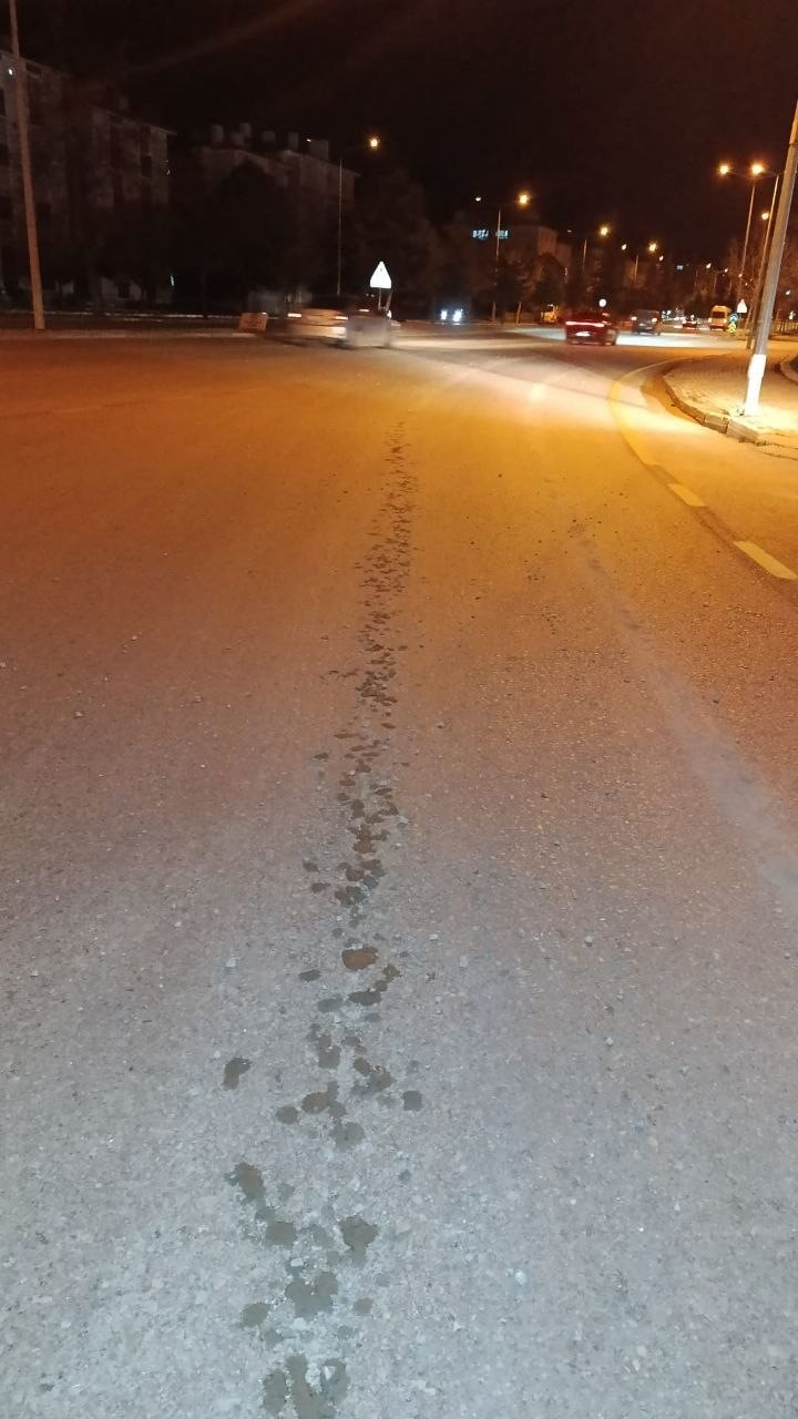 1 kilometre boyunca yola beton d&ouml;ken miksere 191 bin lira ceza kesildi
