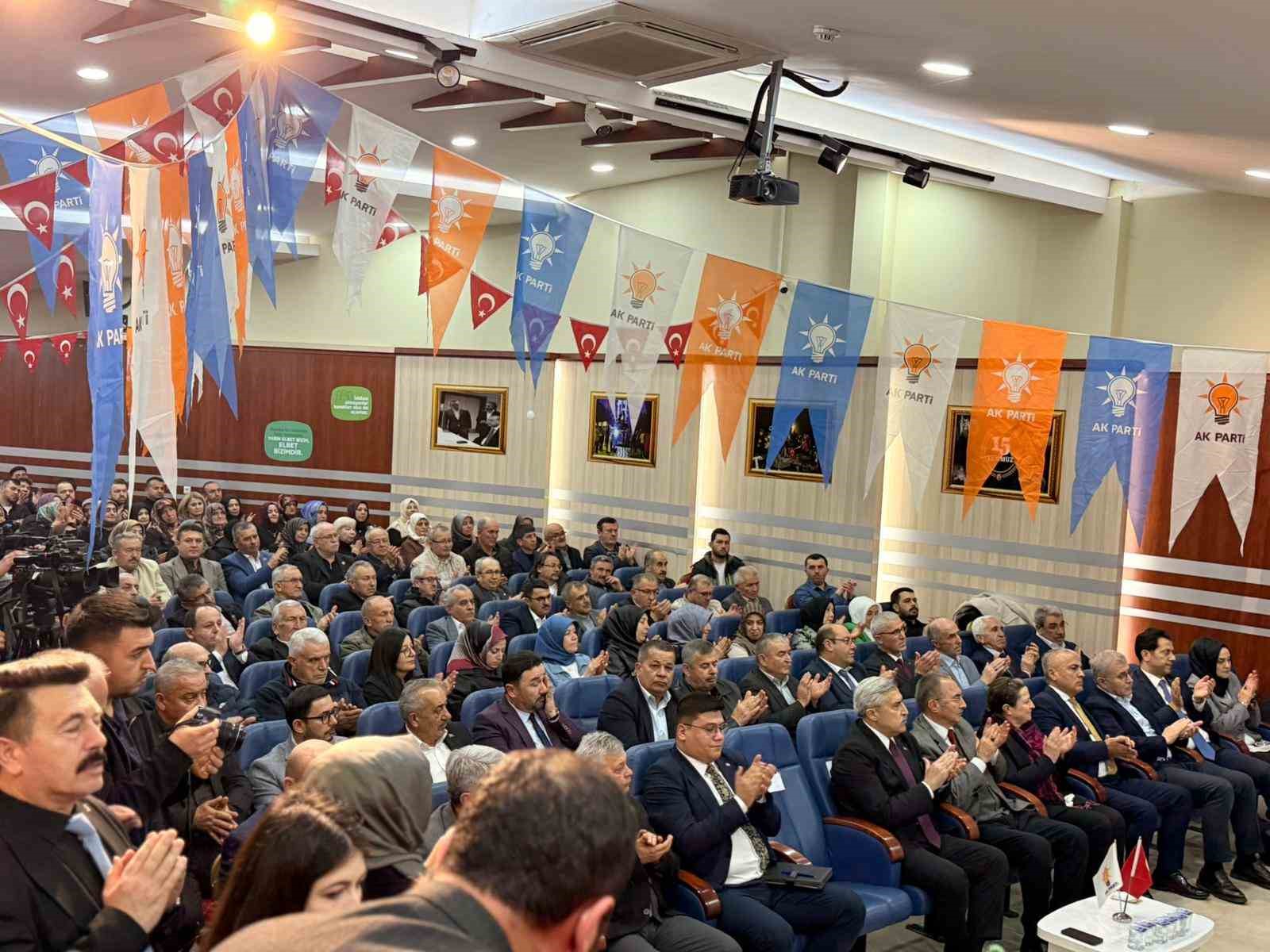 AK Parti Genel Başkan Yardımcısı Yayman: "CHP&rsquo;ye bir kez daha seslenmek istiyorum; sizin i&ccedil;ine girdiğiniz kaosla bizim işimiz yok"
