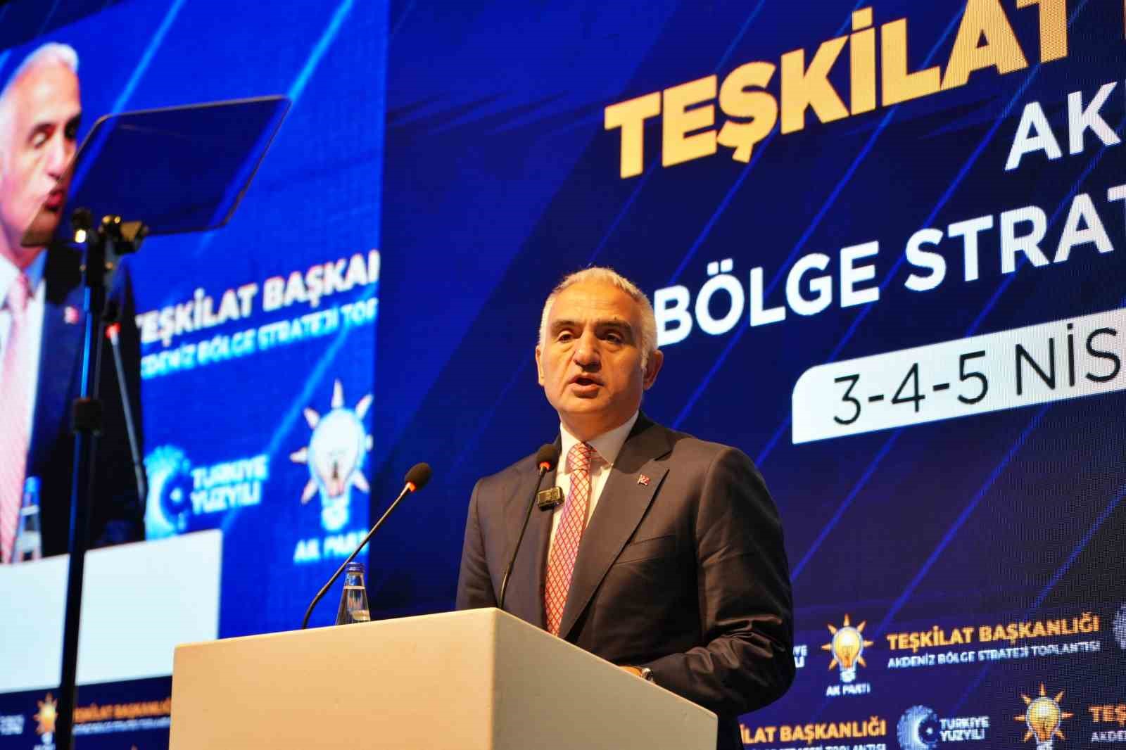 Bakan Ersoy: "Akdeniz B&ouml;lgesi&rsquo;nde 2002-2025 yılları arasında yaklaşık 26,9 milyar liralık k&uuml;lt&uuml;r ve turizm yatırımı ger&ccedil;ekleştirildi"
