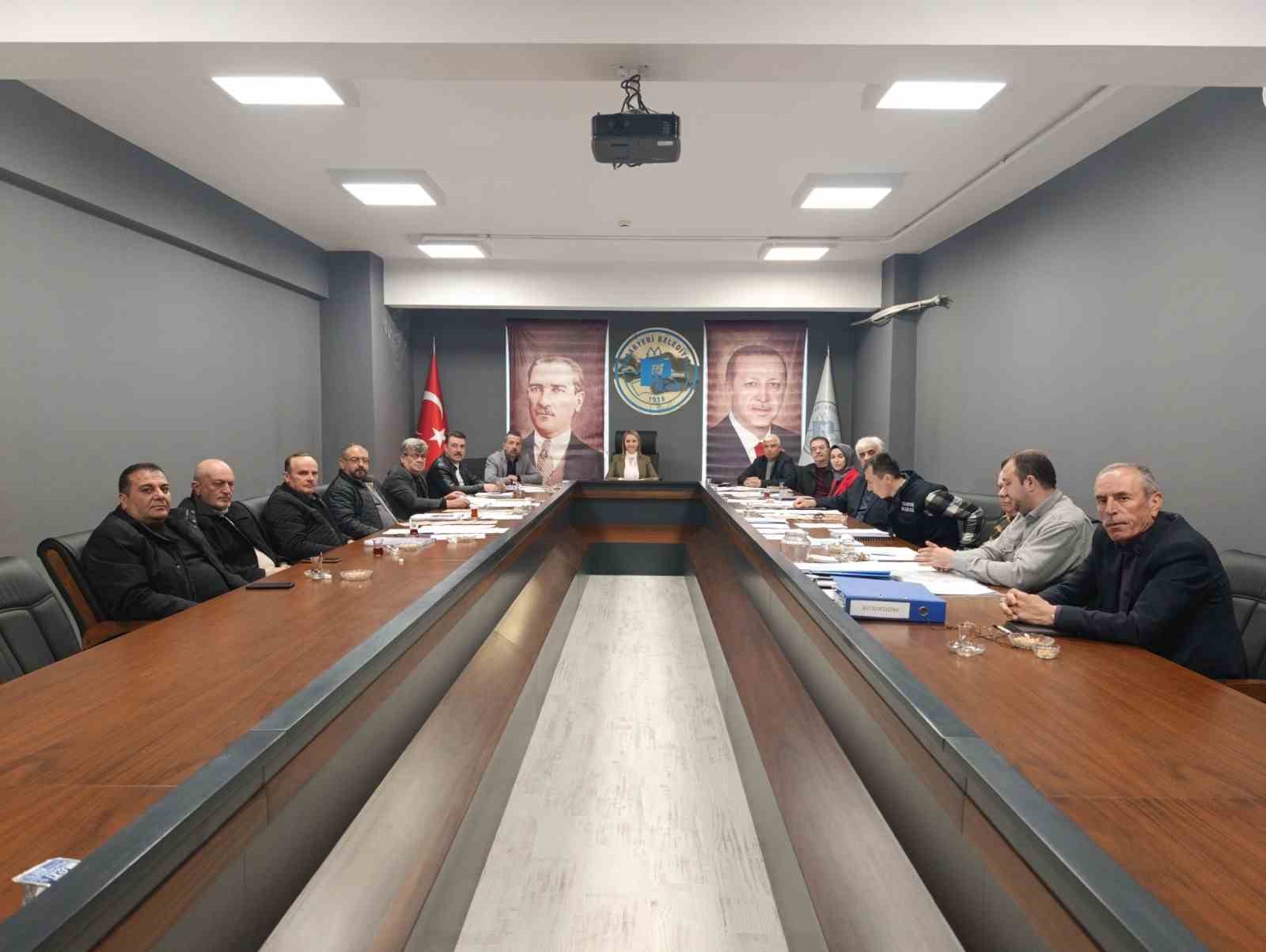 Oylar eşit çıkınca Meclis 1. Başkanvekili kurayla belirlendi