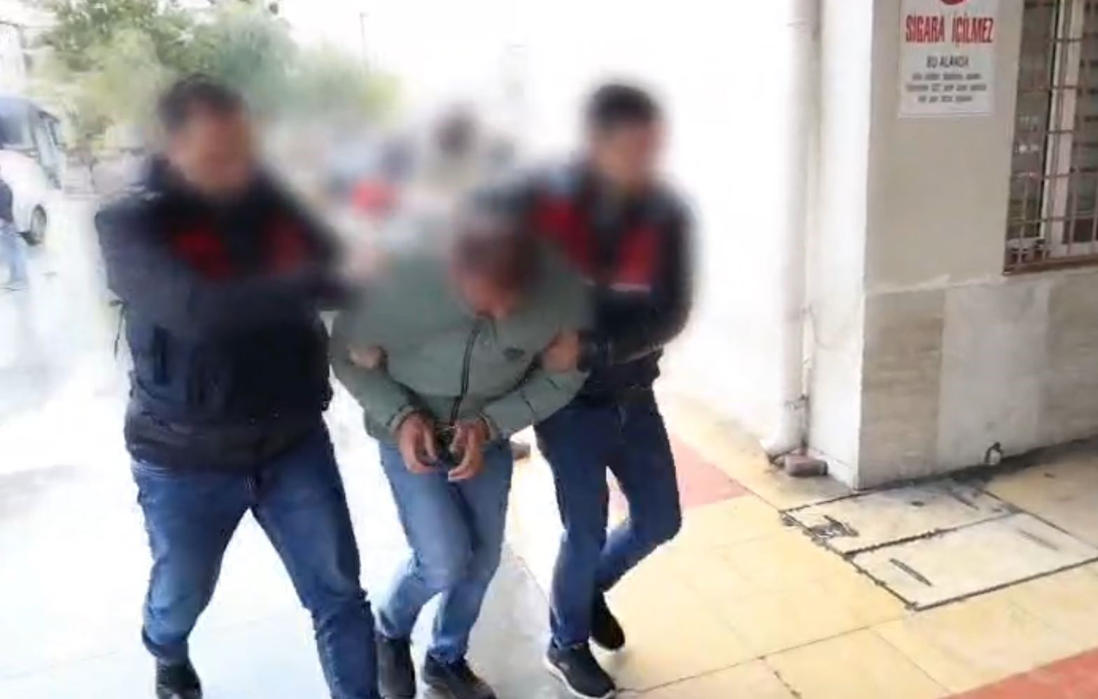 Kuşadası’nda uyuşturucu operasyonu: 25 gözaltı