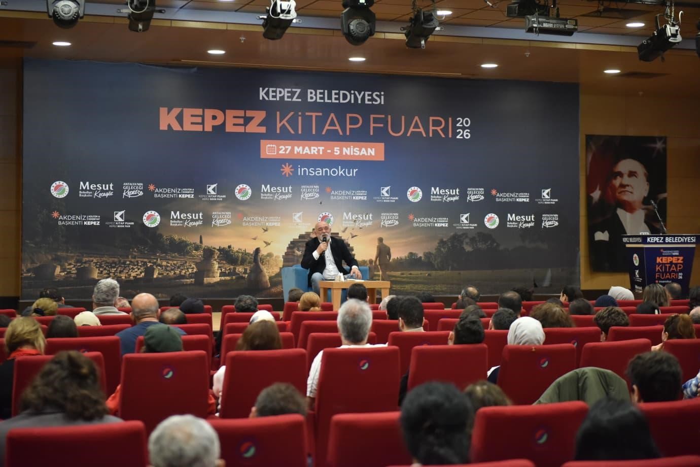 Sinema oyuncusu Ercan Kesal, Kepez Kitap Fuarı&rsquo;nda okumanın &ouml;nemine dikkat &ccedil;ekti
