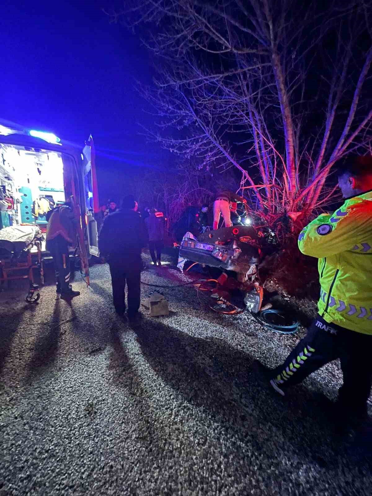 (Düzeltme) Antalya’da trafik kazası: 2 kişi hayatını kaybetti