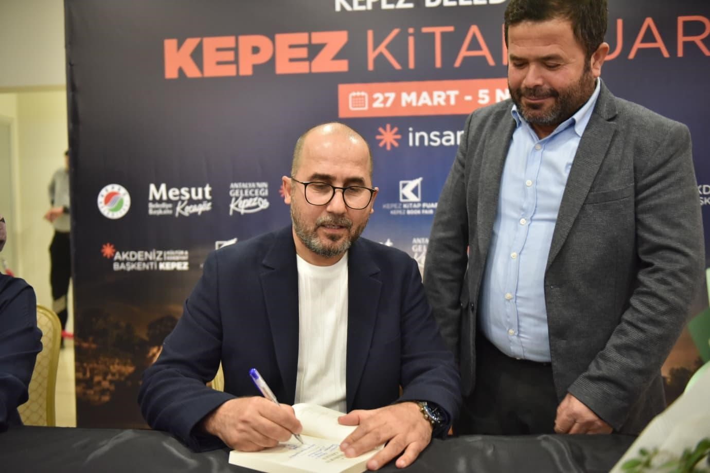 Kitabının satış geliri köy okulunun yapımına bağışlandı