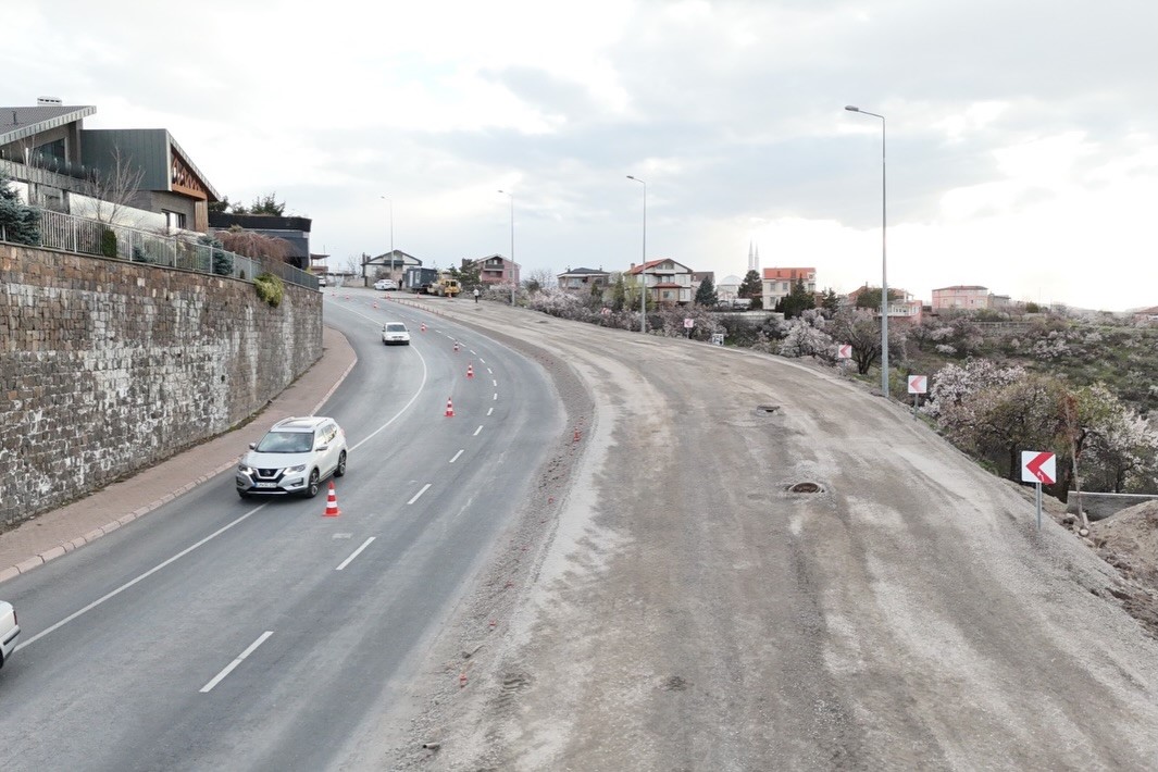 Başkan B&uuml;y&uuml;kkılı&ccedil;: "Şehrimizin ulaşım ağının konforu ve hizmet kalitesi artıyor"
