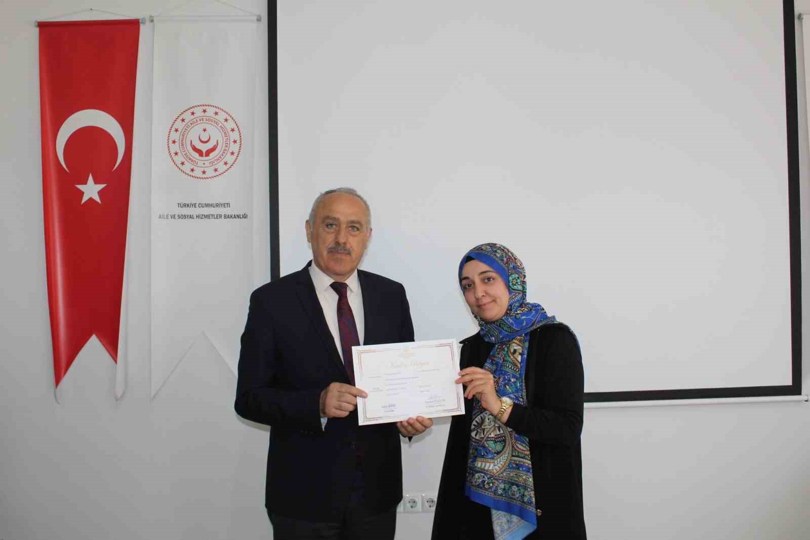 ADEM kursiyerleri 9 haftalık aile eğitim programını tamamladı
