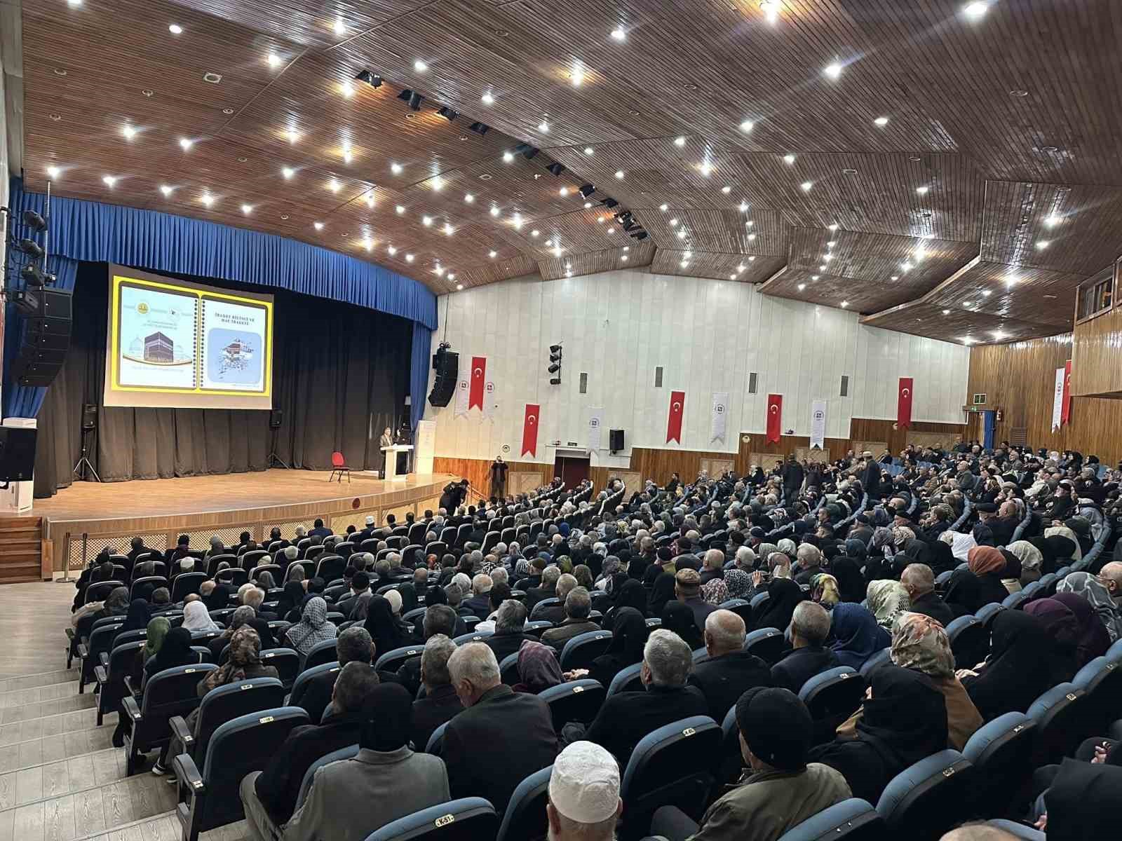 Elazığ&rsquo;da hacı adaylarına eğitim
