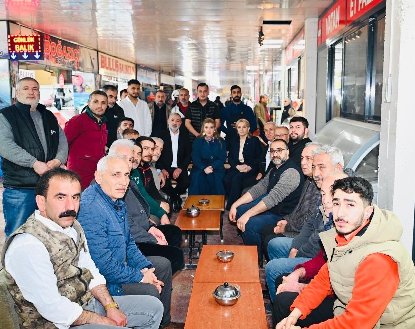 Milletvekili &Ouml;lmeztoprak &uuml;retici ve vatandaşların taleplerini dinledi
