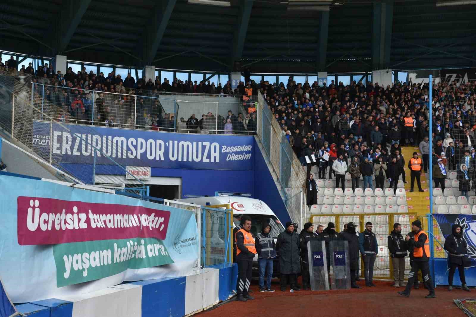 Erzurumspor trib&uuml;nlerinden anlamlı mesaj: "&Uuml;cretsiz taramanı yaptır, yaşam kaliteni artır"
