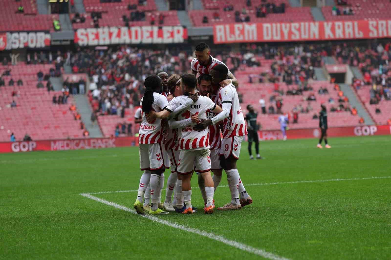 Trendyol Süper Lig: Samsunspor: 1 - Konyaspor: 1 (İlk yarı)