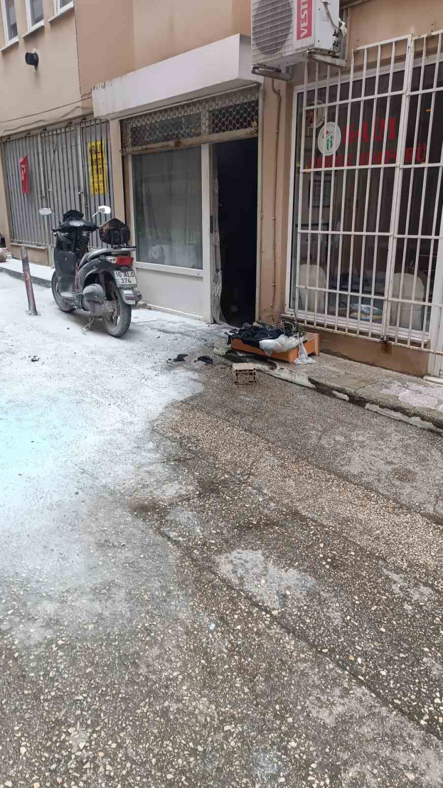 Bursa&rsquo;da jenerat&ouml;r yangını korkuttu
