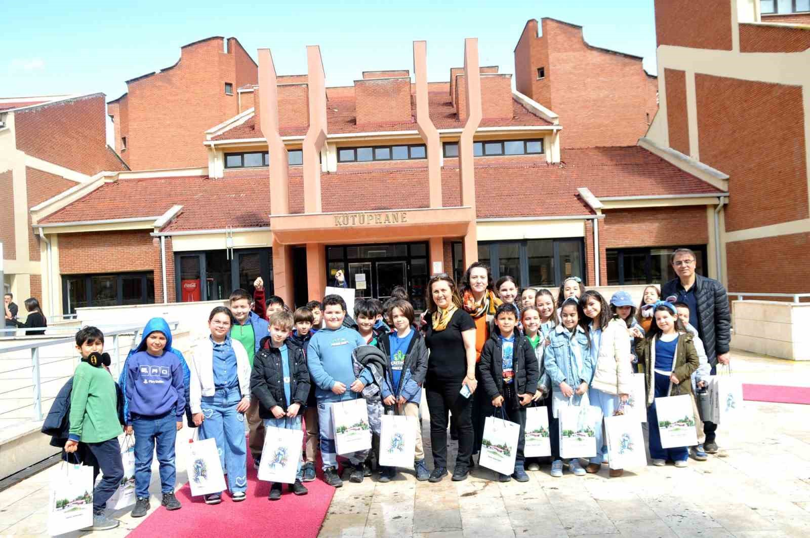 Minik öğrenciler Kütüphane Haftası’nda kitaplarla buluştu