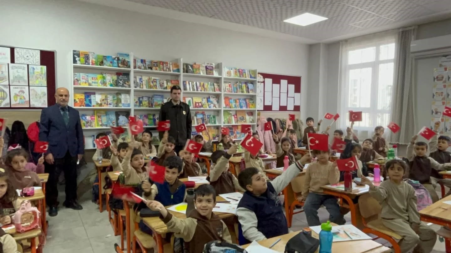 Adıyaman&rsquo;da &ouml;ğrencilerden Mehmet&ccedil;iğe anlamlı mektup
