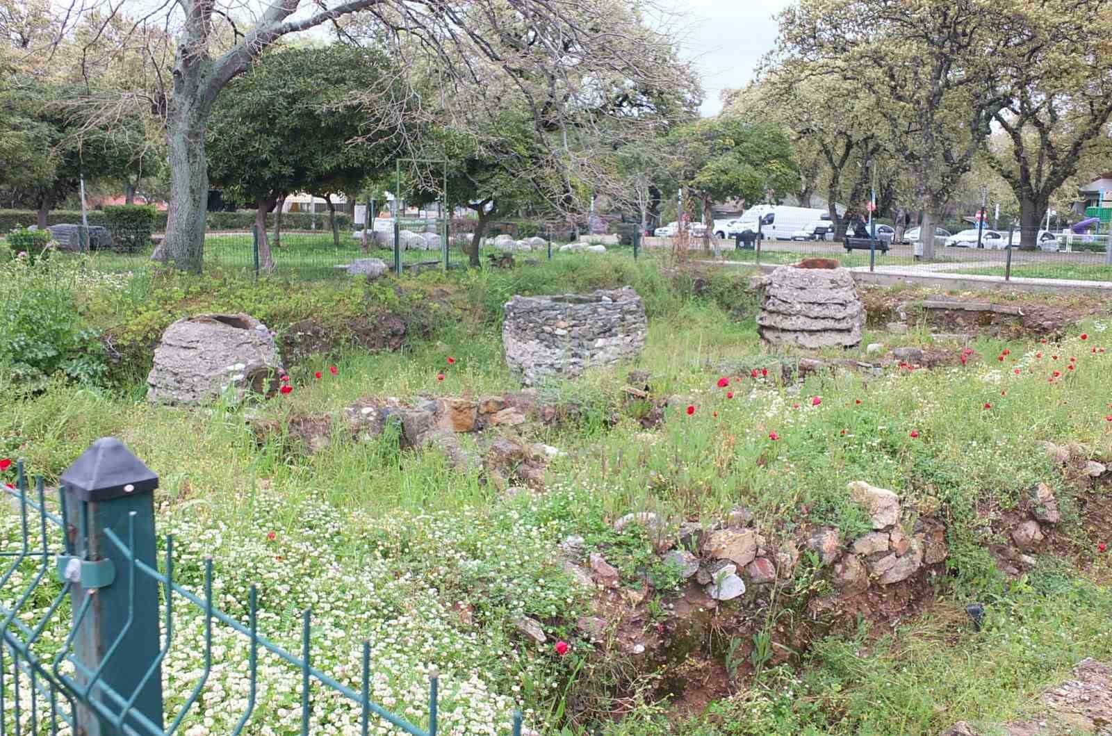 Burhaniye&rsquo;de Adramytteion Antik Kenti ilgi g&ouml;r&uuml;yor
